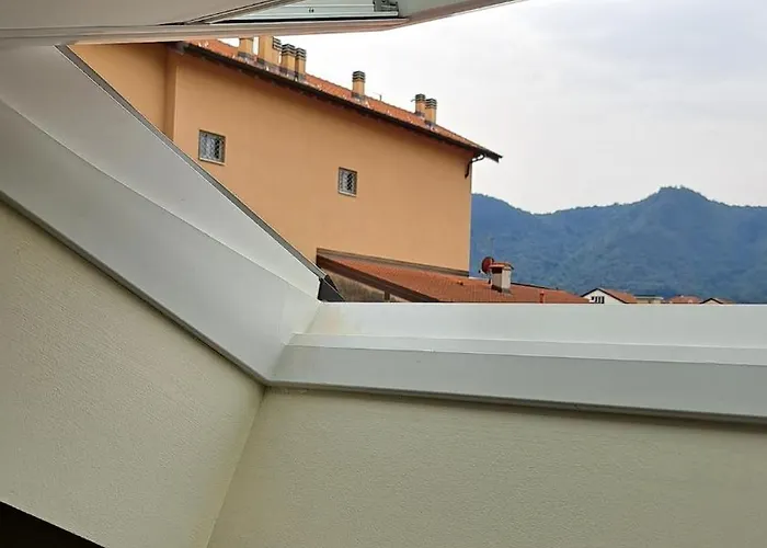 Apartment Verdelago Como