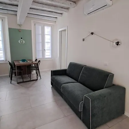 Apartment Verdelago Como