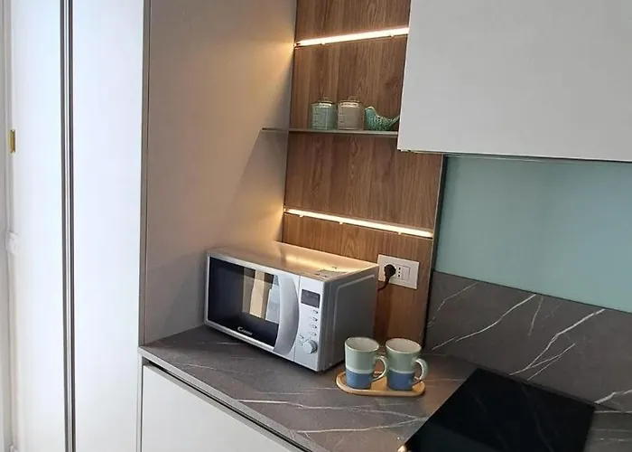 Apartment Verdelago Como